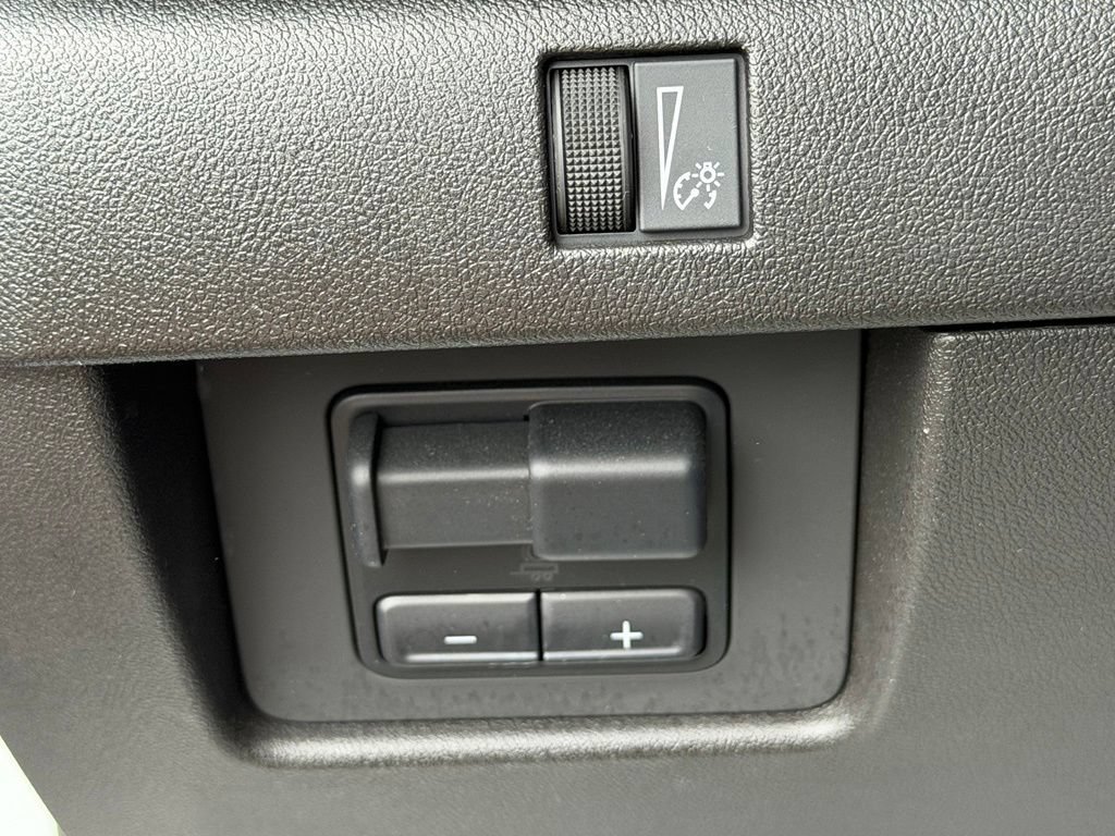 Used 2024 Chevrolet Colorado Trail Boss w/ Technology Package AWD/4WD image 16