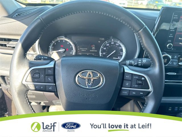 Used 2022 Toyota Highlander XLE image 16