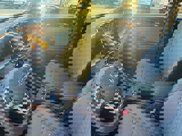 Used 2025 Volkswagen Tiguan SE R-Line image 15