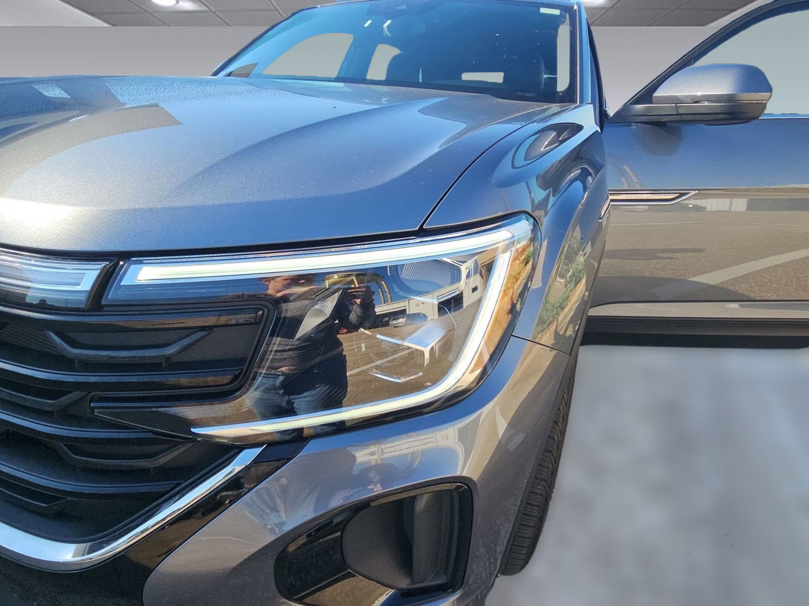 Used 2025 Volkswagen Atlas Cross Sport SE image 11