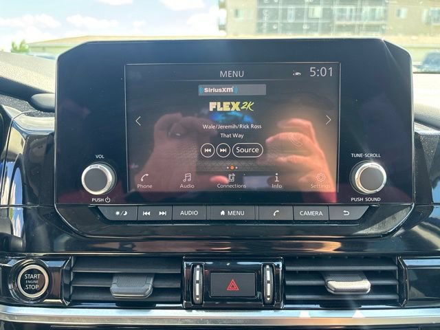 Used 2022 Nissan Pathfinder SV AWD/4WD image 12