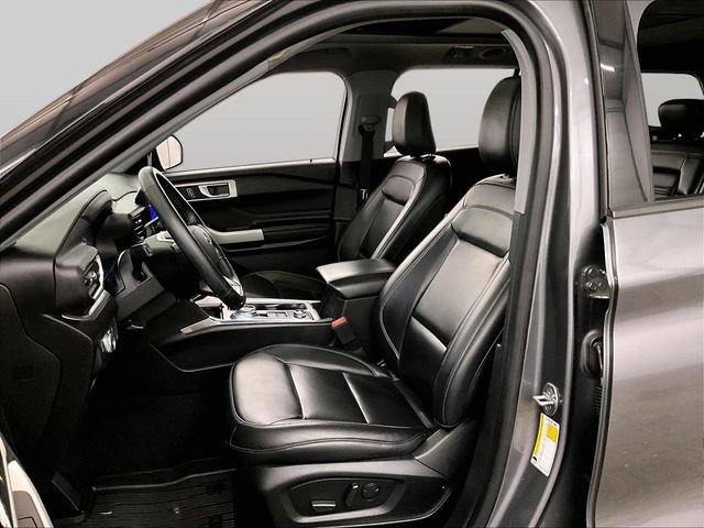 Certified 2021 Ford Explorer XLT w/ Equipment Group 202A AWD/4WD image 24