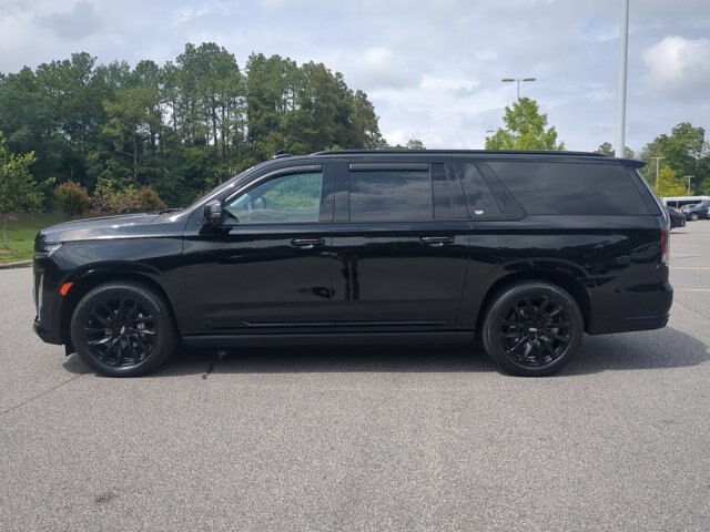 Used 2024 Cadillac Escalade ESV Sport Platinum w/ LPO, ONYX Package AWD/4WD image 7