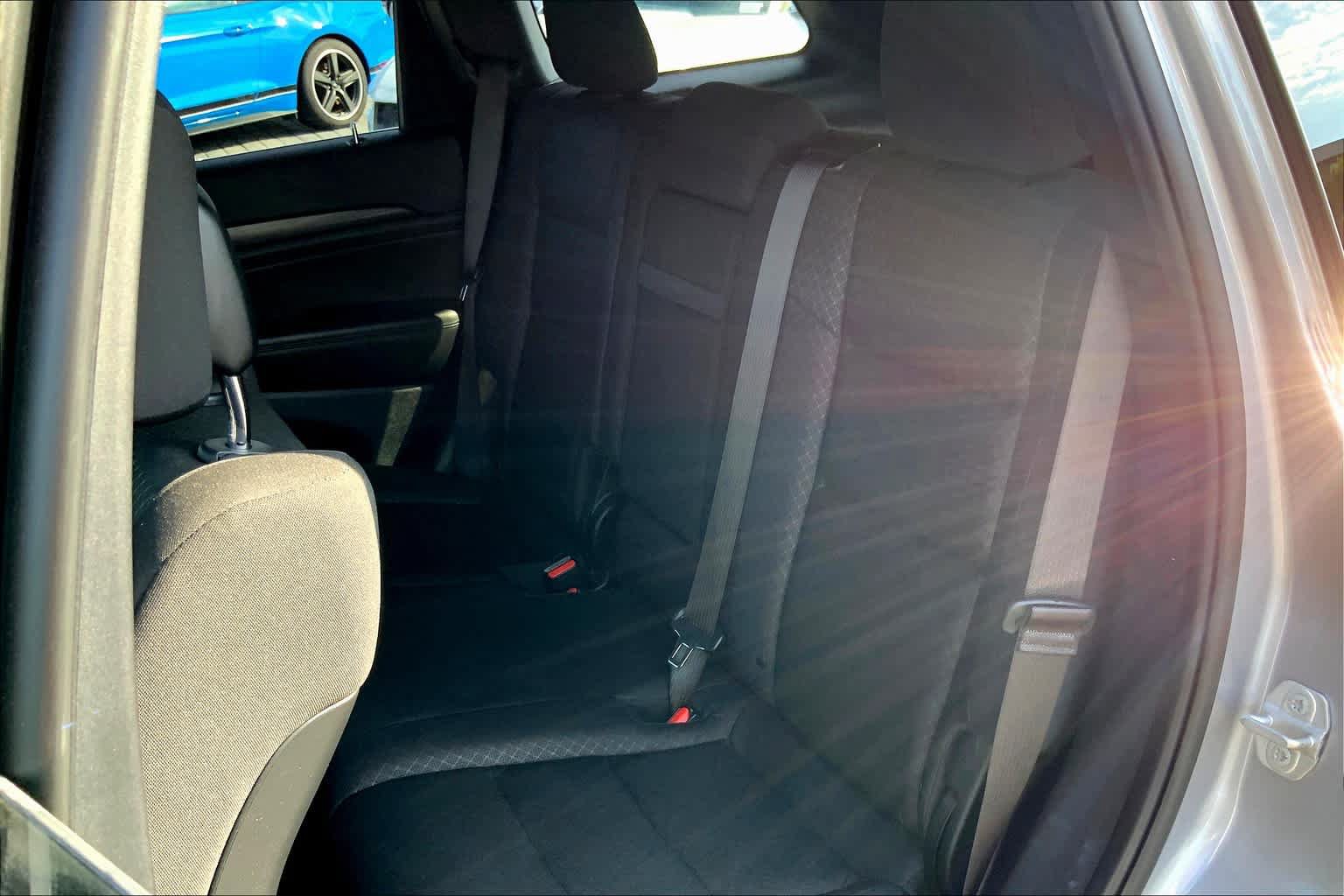 Used 2021 Jeep Grand Cherokee Laredo RWD image 20