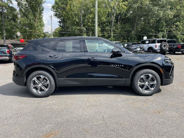 Used 2025 Chevrolet Blazer LT w/ Driver Confidence Package FWD image 29