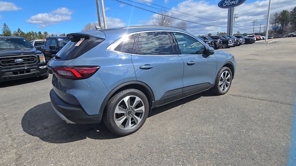 Certified 2025 Ford Escape Platinum AWD/4WD image 19