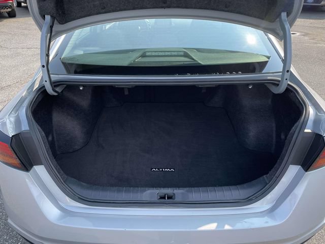Used 2025 Nissan Altima 2.5 SV FWD image 8