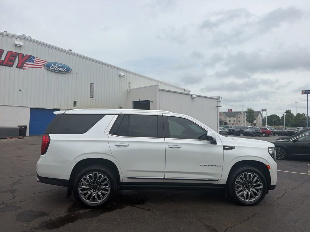 Used 2024 GMC Yukon Denali Ultimate AWD/4WD image 8