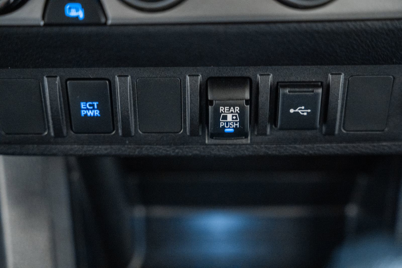 Used 2020 Toyota Tacoma SR5 image 28