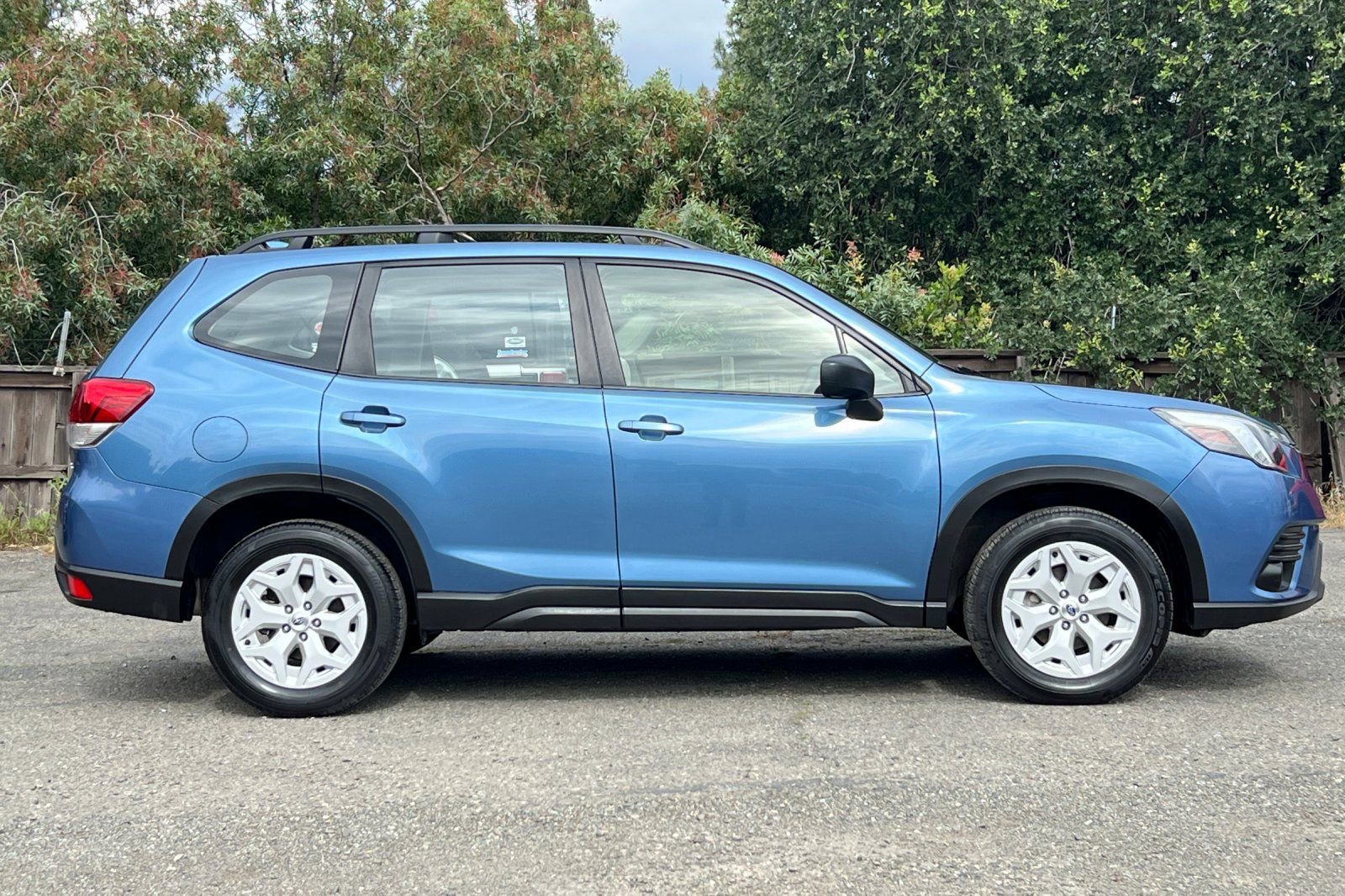 Used 2023 Subaru Forester AWD/4WD image 3
