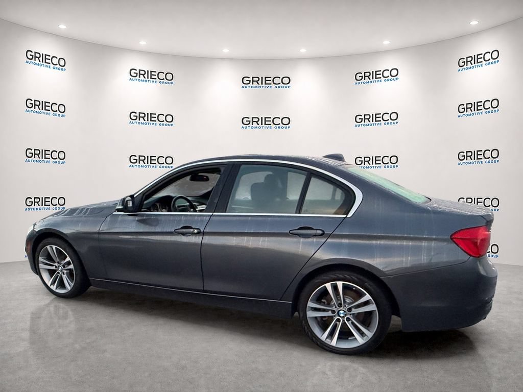 Used 2018 BMW 330i xDrive Sedan AWD/4WD image 5