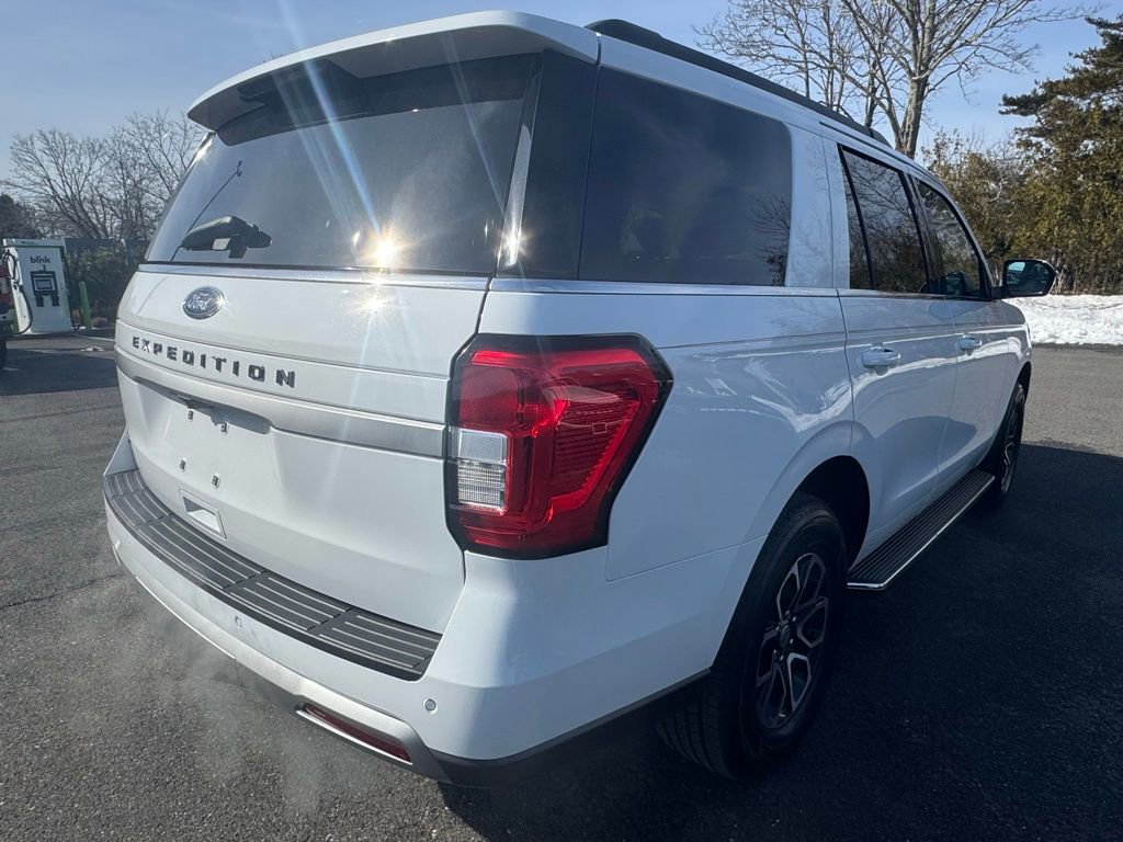 Certified 2023 Ford Expedition XLT image 4