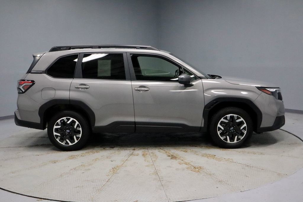 Used 2025 Subaru Forester Premium w/ Convenience Package #1 image 6