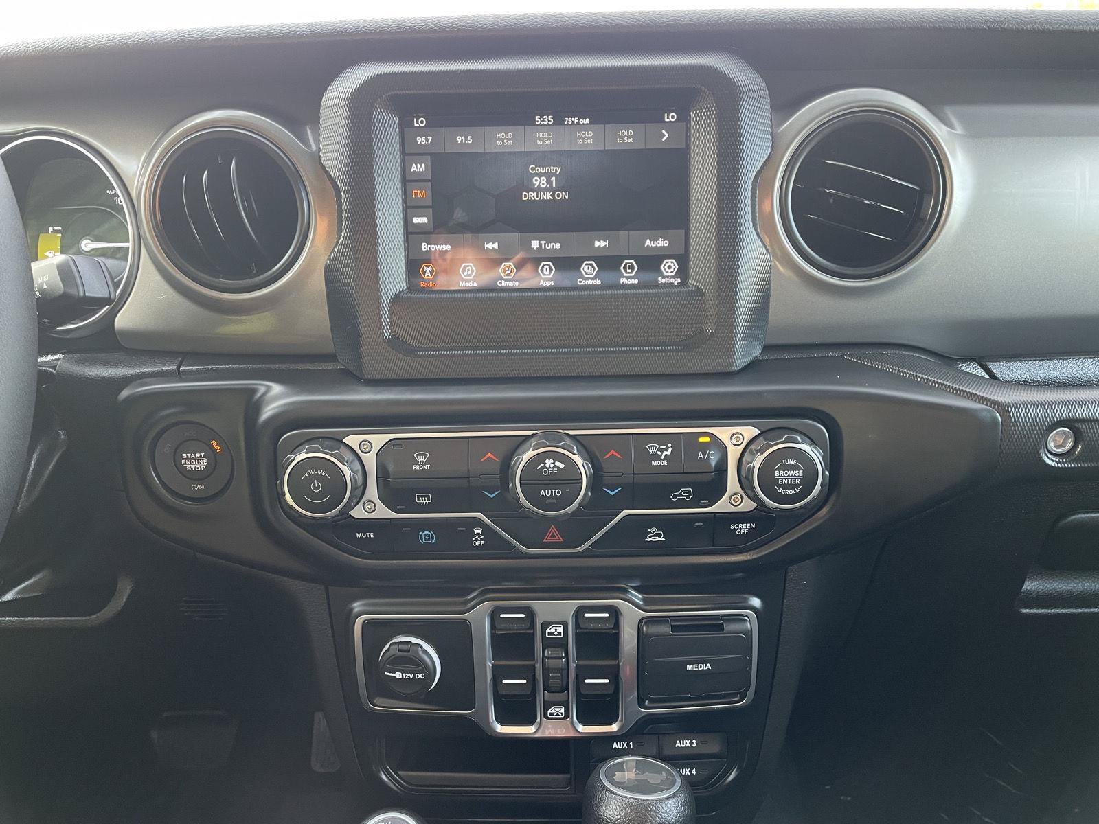 Used 2023 Jeep Wrangler Unlimited AWD/4WD image 22