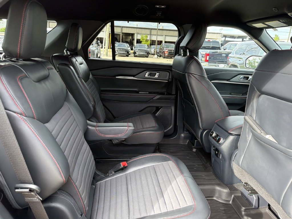 Certified 2025 Ford Explorer ST-Line w/ Premium Package RWD image 12