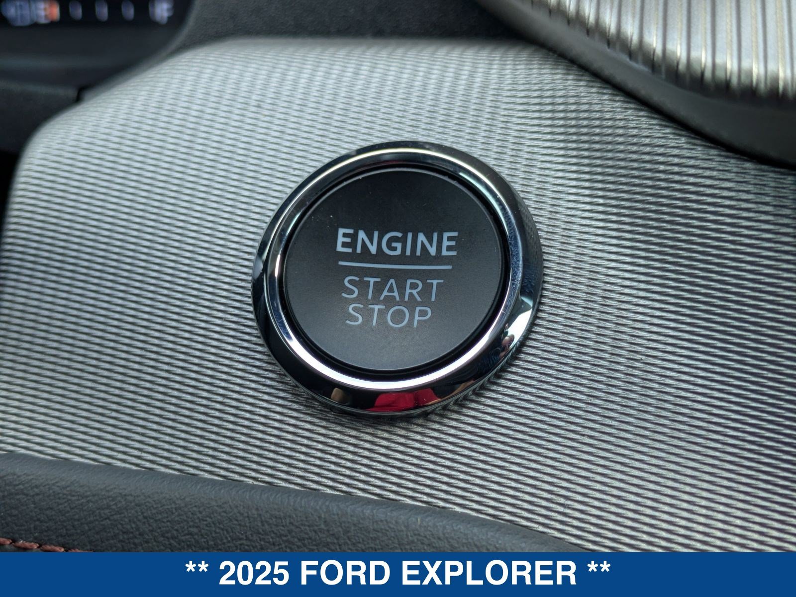 Certified 2025 Ford Explorer Active RWD image 34