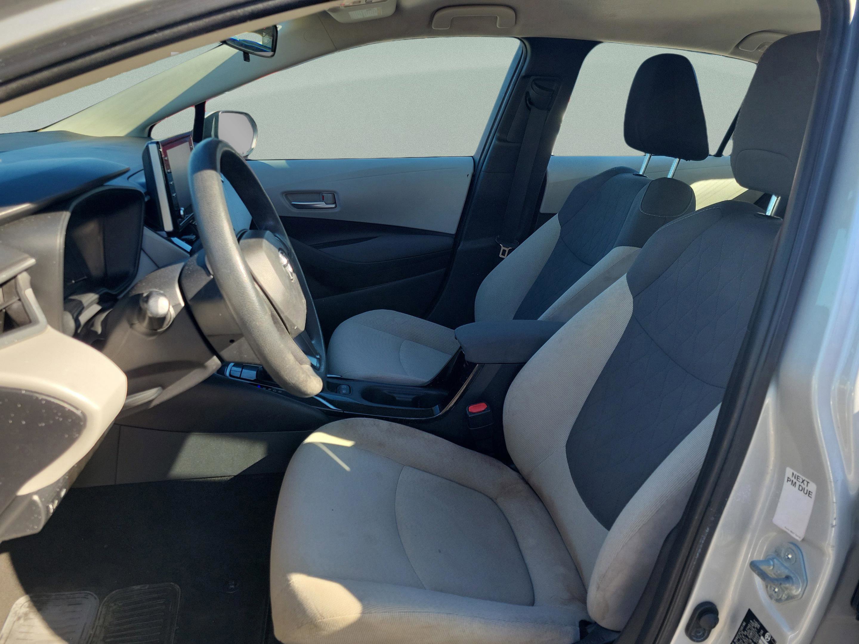 Used 2021 Toyota Corolla LE image 30