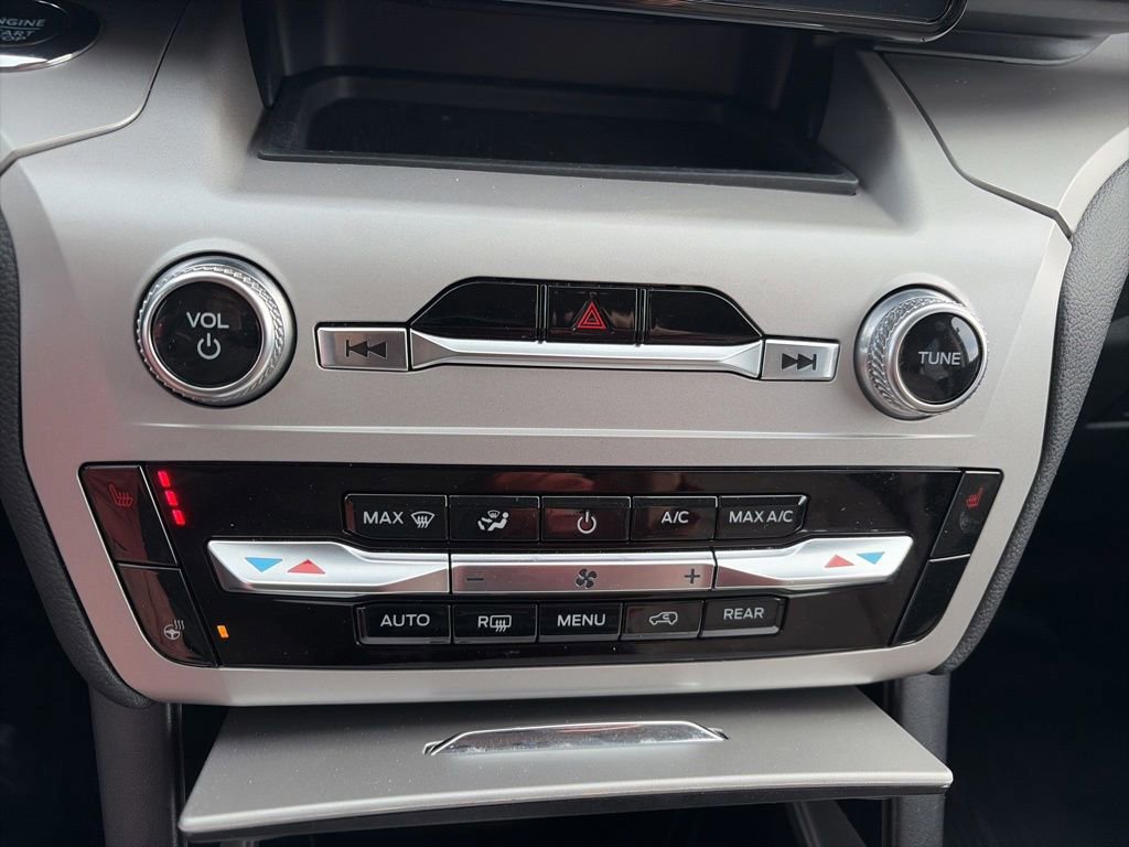 Certified 2023 Ford Explorer XLT w/ Equipment Group 202A image 19