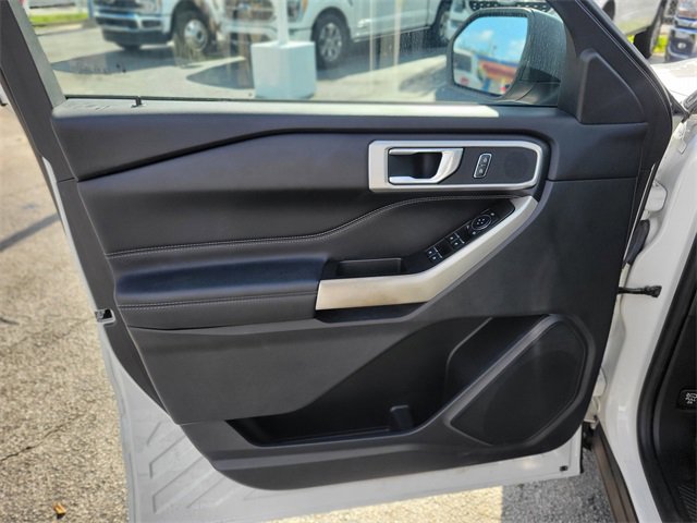 Certified 2020 Ford Explorer XLT w/ Equipment Group 202A image 14