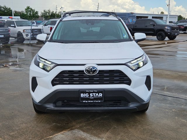 Used 2025 Toyota RAV4 XLE w/ Convenience Package FWD image 8