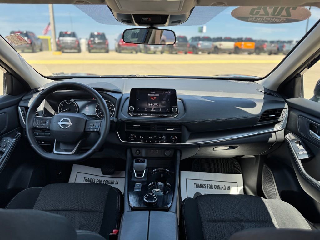 Used 2025 Nissan Rogue SV AWD/4WD image 37