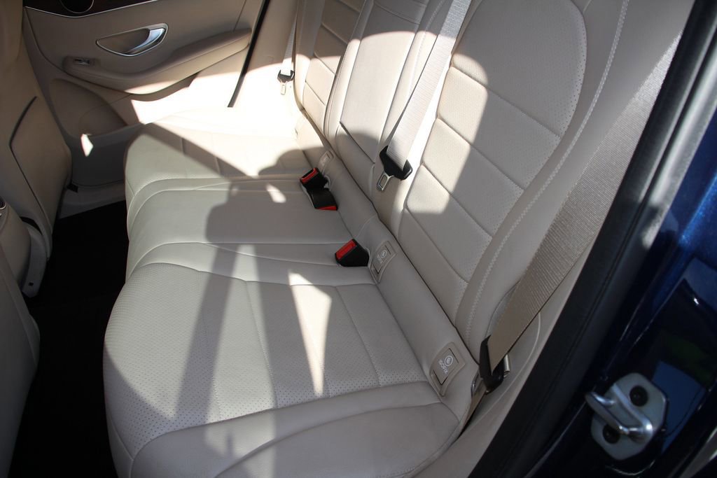 Used 2022 Mercedes-Benz GLC 300 image 22