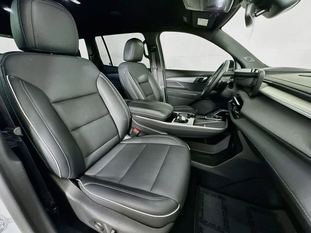 Used 2025 Buick Enclave Preferred FWD image 14
