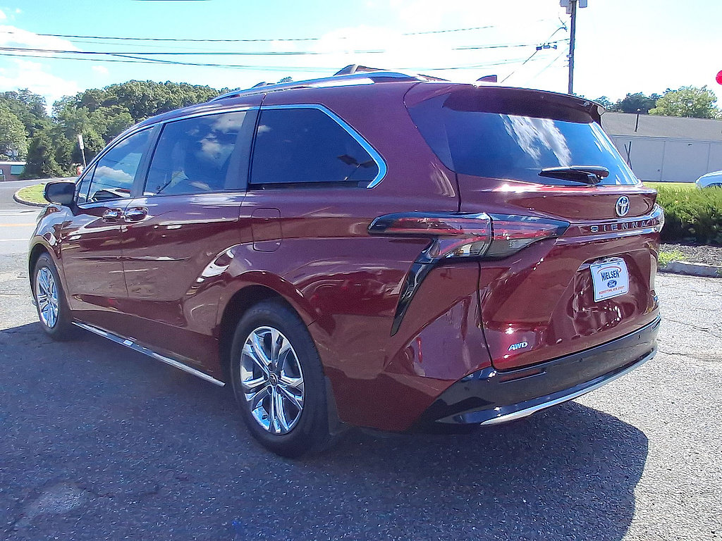 Used 2023 Toyota Sienna Platinum AWD/4WD image 28
