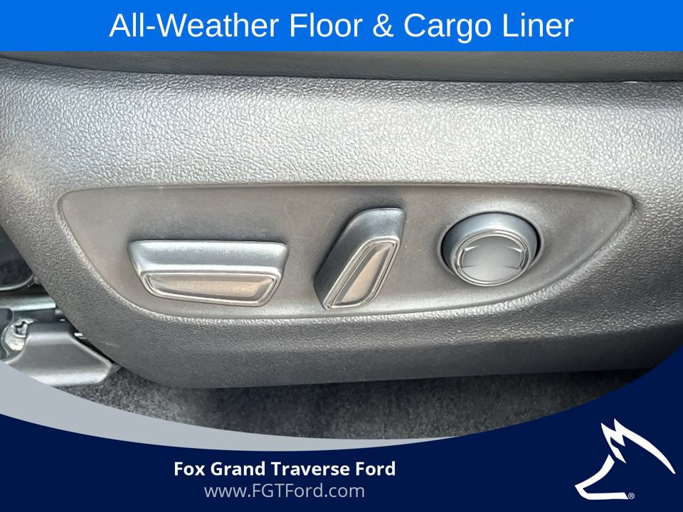 Used 2022 Toyota Highlander XLE AWD/4WD image 12