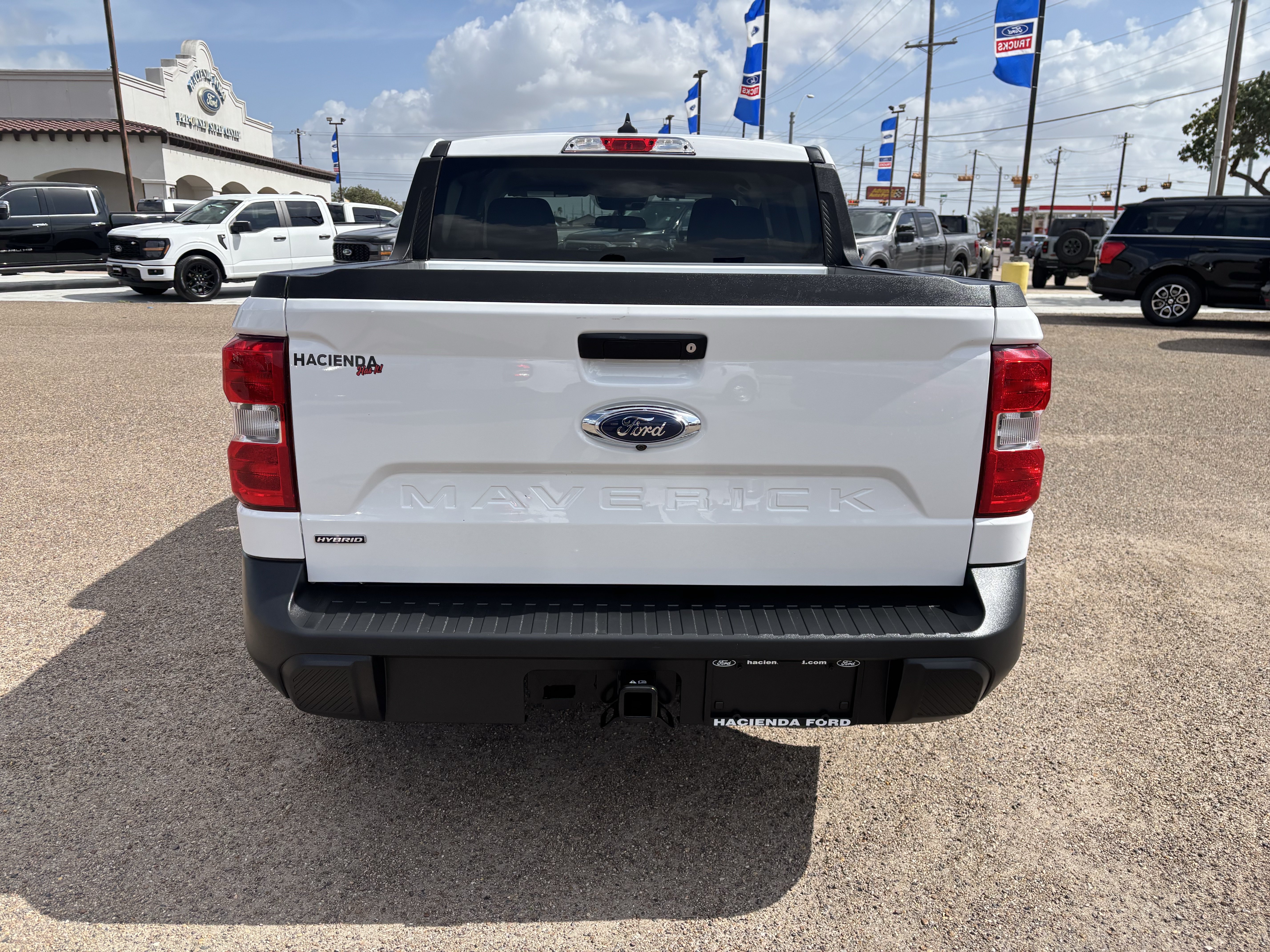 Certified 2024 Ford Maverick XLT FWD image 3