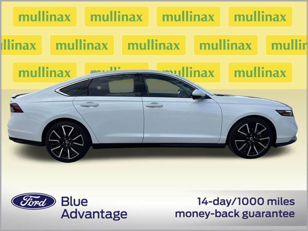 Used 2024 Honda Accord Touring image 2
