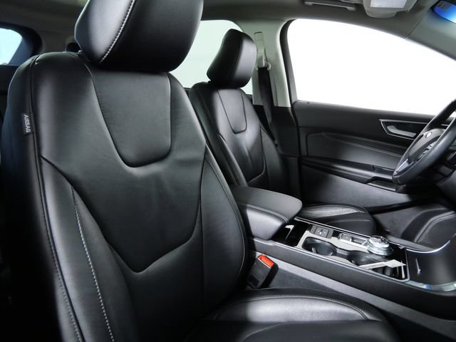 Certified 2020 Ford Edge Titanium AWD/4WD image 11