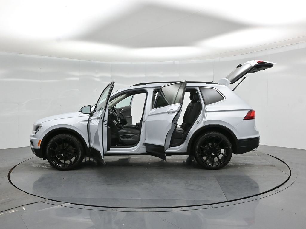 Used 2019 Volkswagen Tiguan SE w/ Panoramic Sunroof Package FWD image 35