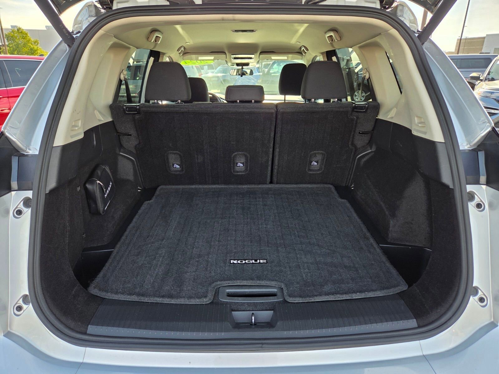 Used 2024 Nissan Rogue SV image 13