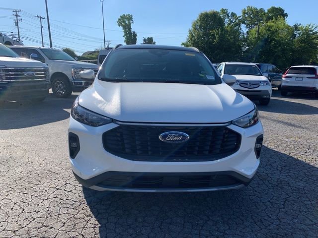 Certified 2024 Ford Escape SE w/ PHEV Premium Package FWD image 3