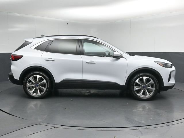 Certified 2025 Ford Escape Platinum AWD/4WD image 16