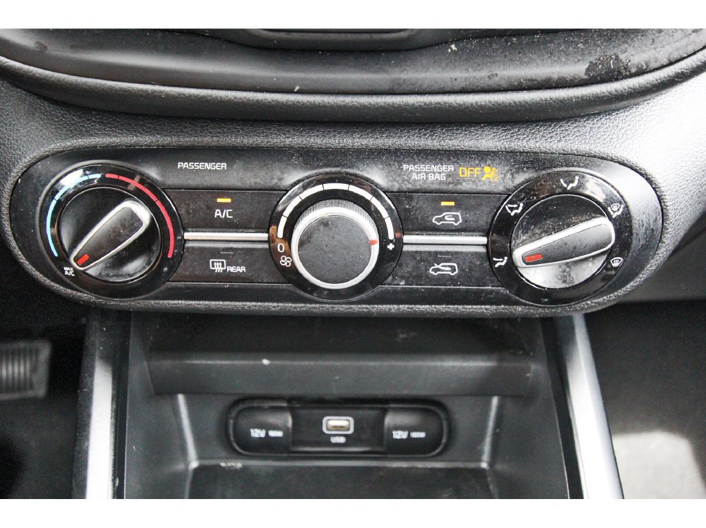 Used 2025 Kia Soul LX w/ LX Technology Package FWD image 27