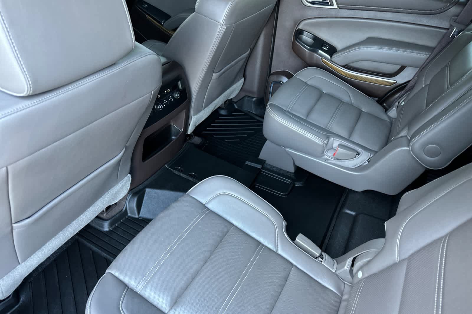 Used 2020 GMC Yukon Denali AWD/4WD image 4