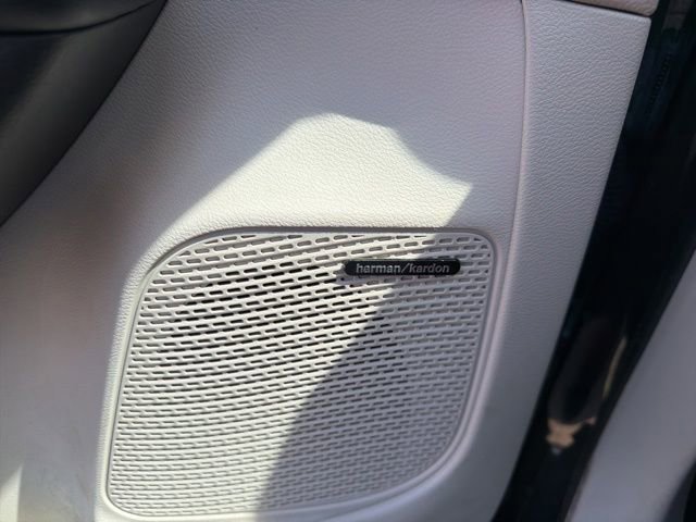 Used 2017 Chrysler Pacifica Limited FWD image 21