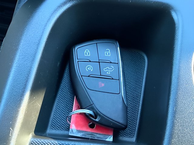 Used 2025 Chevrolet Silverado 1500 LT AWD/4WD image 10