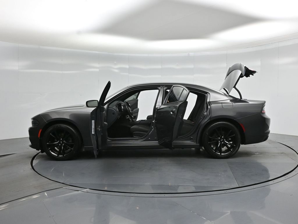 Used 2017 Dodge Charger SE w/ Blacktop Package RWD image 34