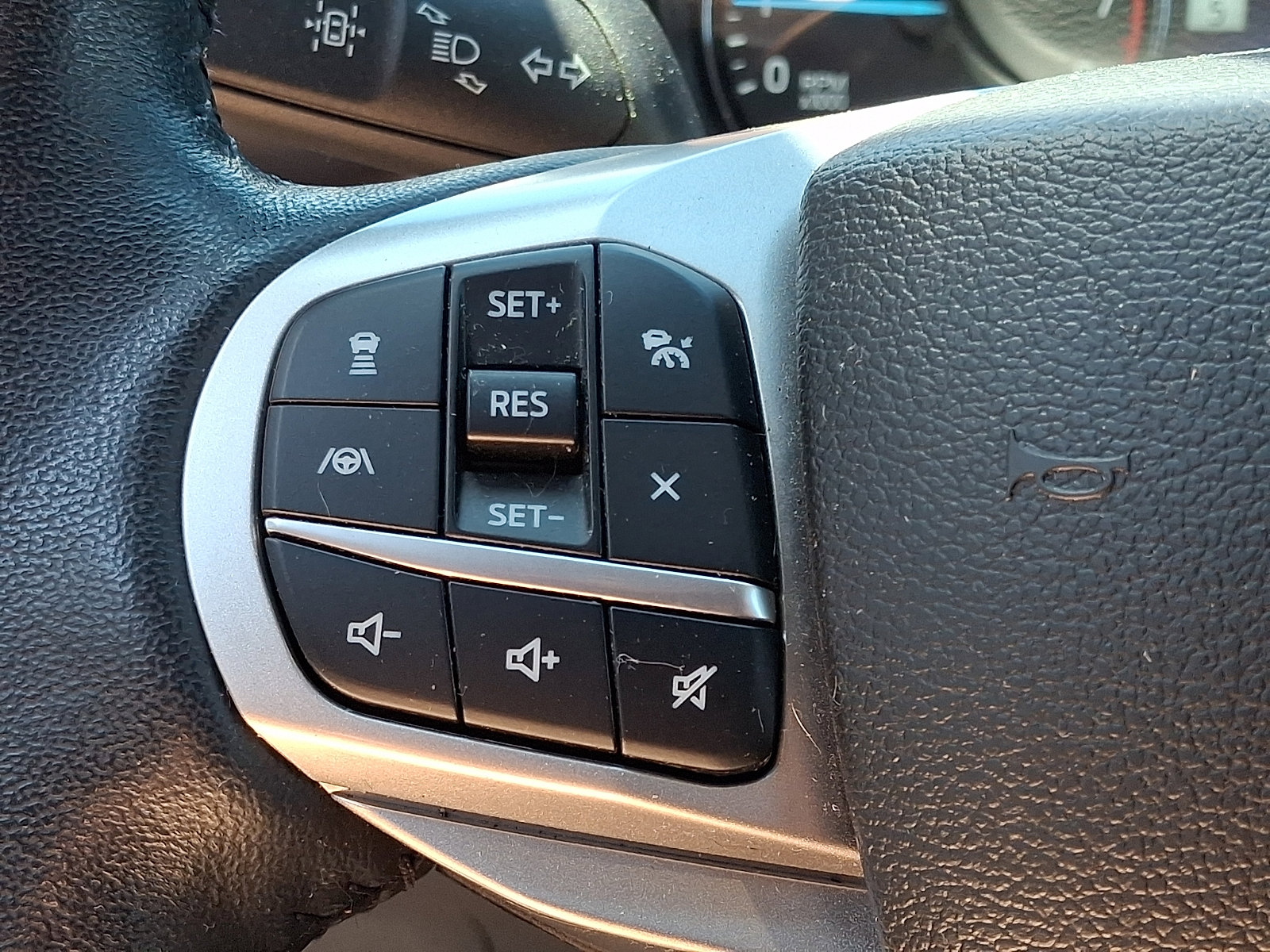 Certified 2023 Ford Explorer XLT w/ Equipment Group 202A AWD/4WD image 24