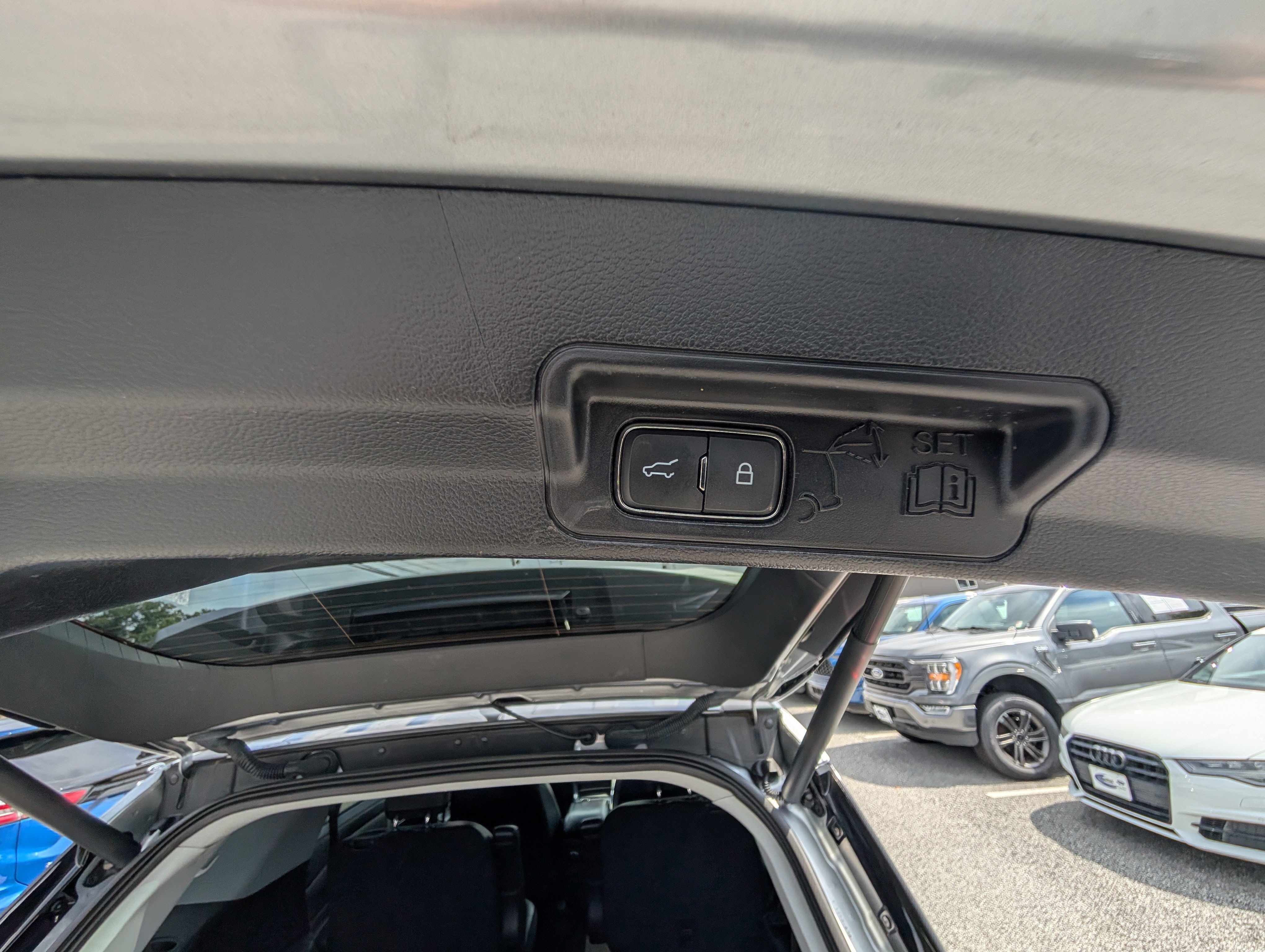 Certified 2022 Ford Explorer XLT w/ Equipment Group 202A image 16