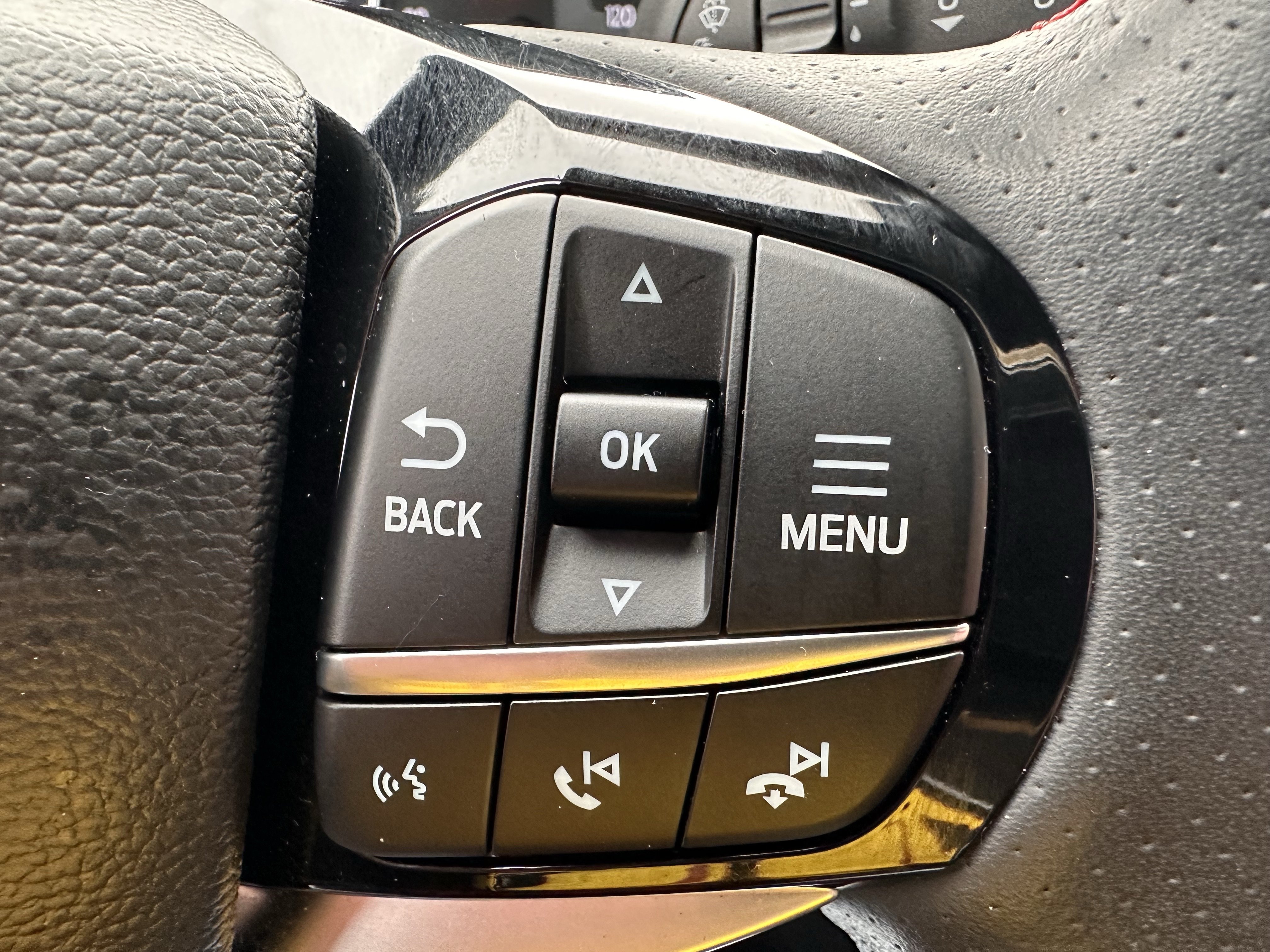 Certified 2023 Ford Explorer ST-Line w/ Class IV Trailer Tow Package AWD/4WD image 22