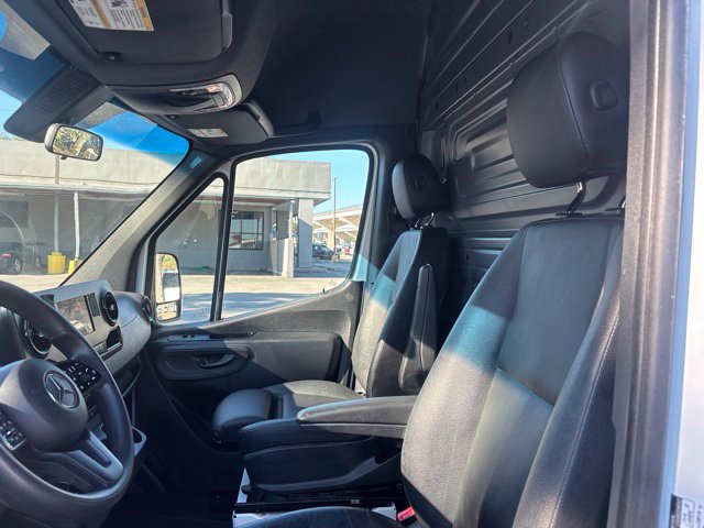Used 2024 Mercedes-Benz Sprinter 2500 image 12