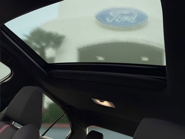 Used 2024 Toyota Corolla SE w/ SE Package image 18