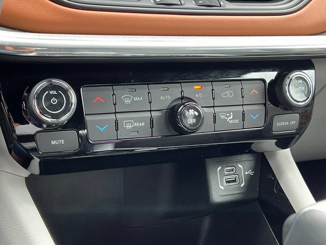 Used 2023 Jeep Compass Limited AWD/4WD image 27