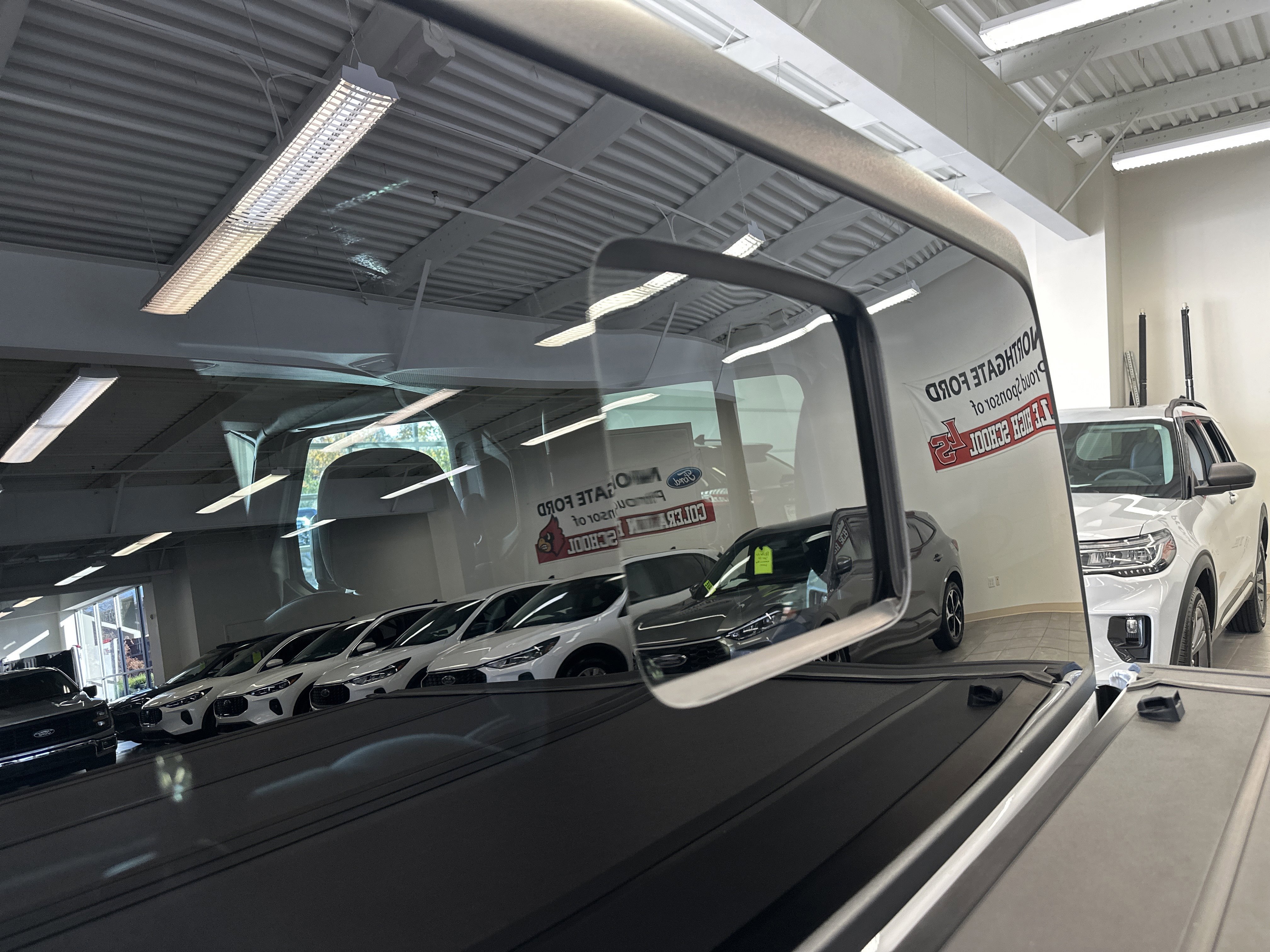 Used 2023 Jeep Gladiator Sport image 15