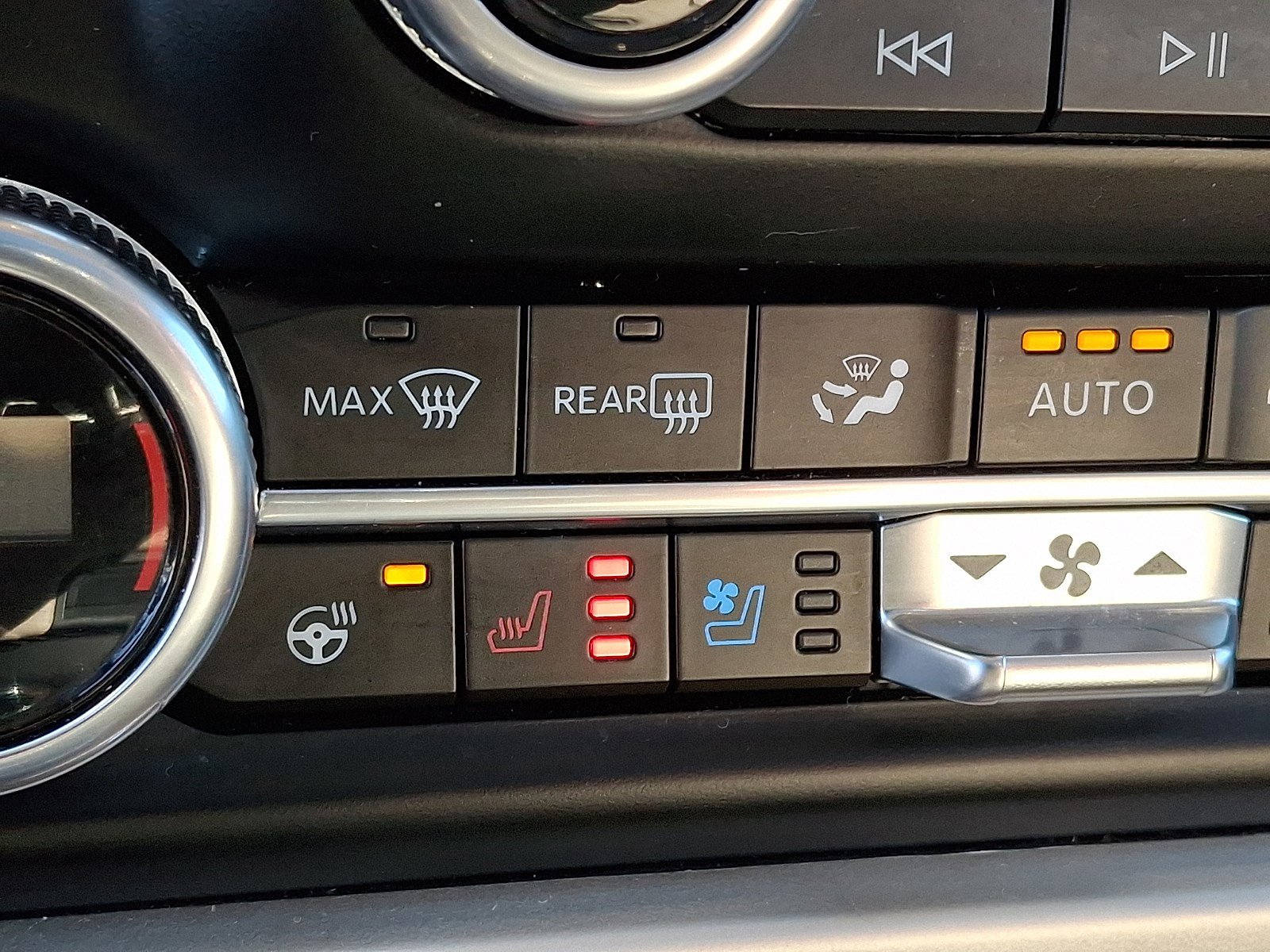 Certified 2024 Ford Expedition Limited image 23