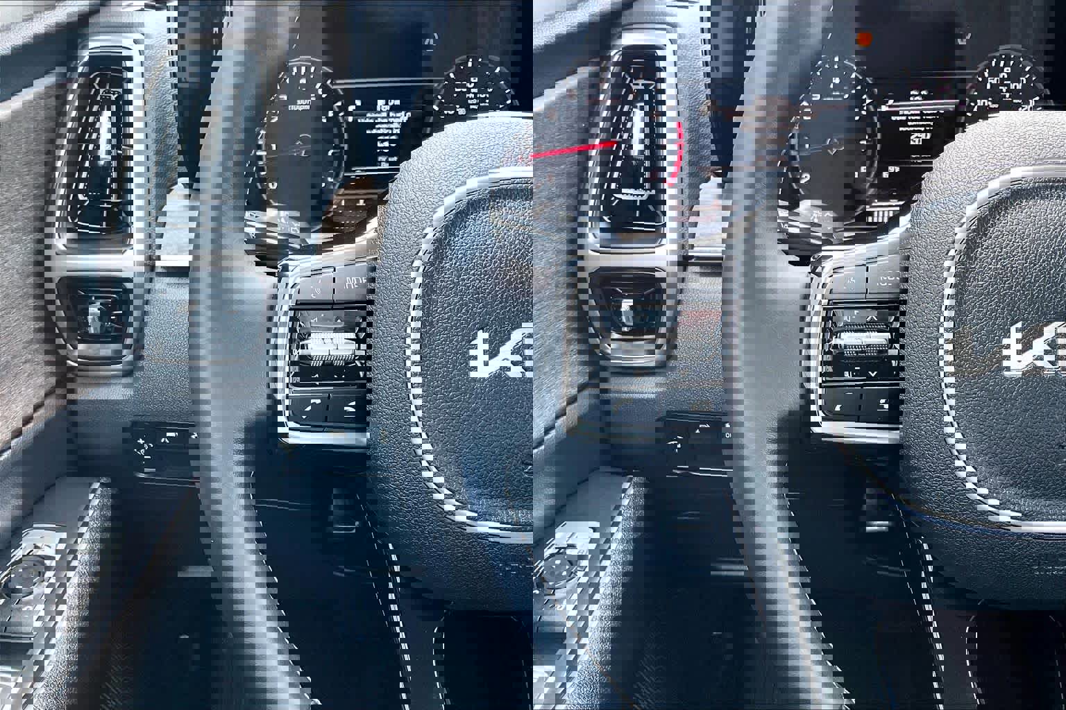 Used 2022 Kia Sorento S image 26